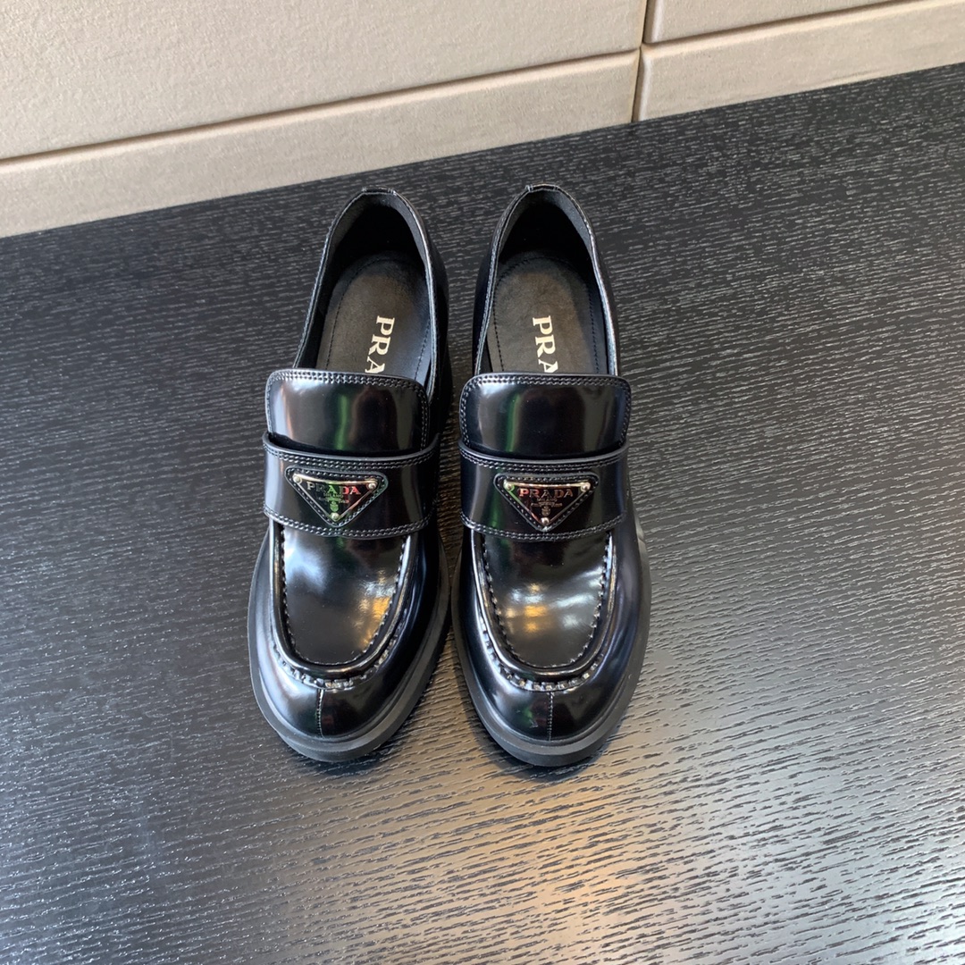 Pra*a high-heeled loafers black 1d246m