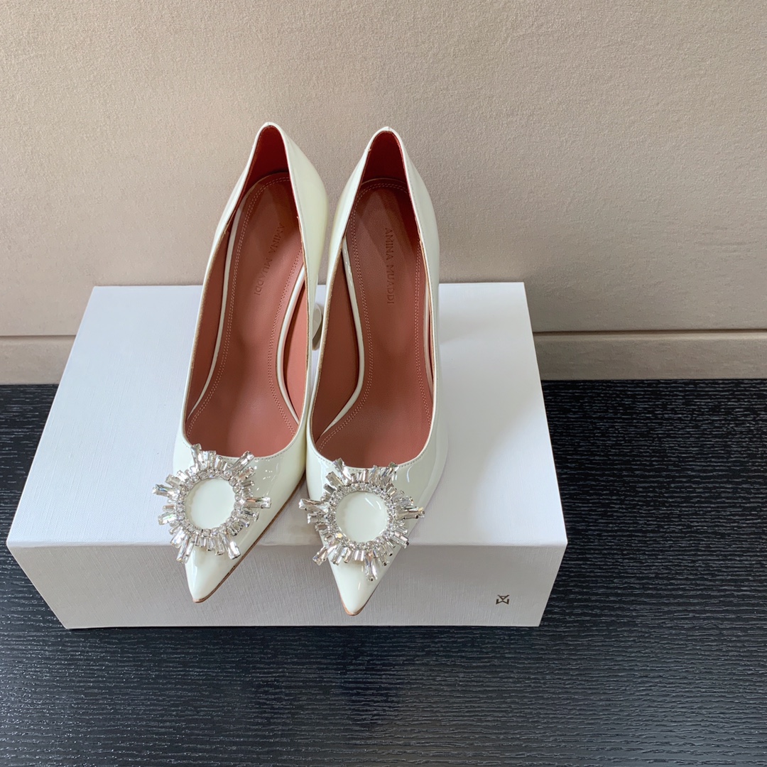 AMINA MUADDI BEGUM PATENT LEATHER PUMPS WHITE AM8001