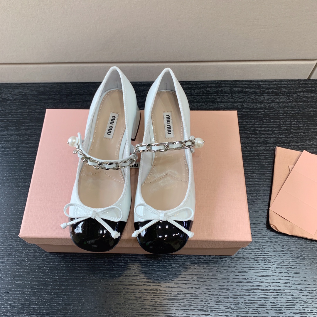 MIU MIU NAPLAK PUMPS WHITE AND BLACK 5I485D