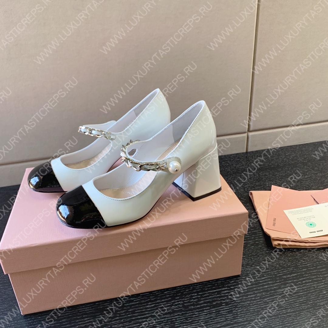 MIU MIU PATENT LEATHER PUMPS WHITE AND BLACK 5I248D