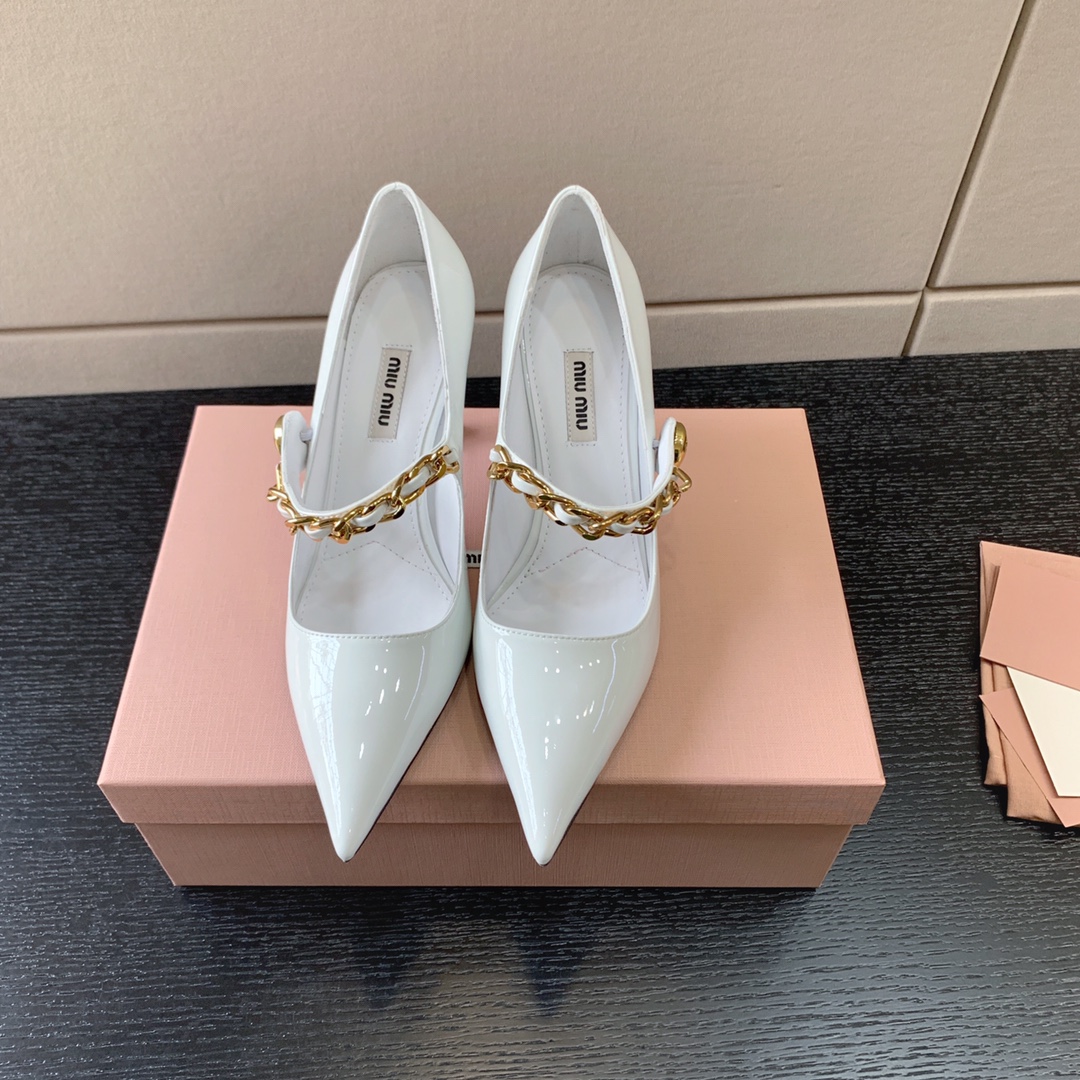 MIU MIU PATENT LEATHER PUMPS WHITE 5I814D