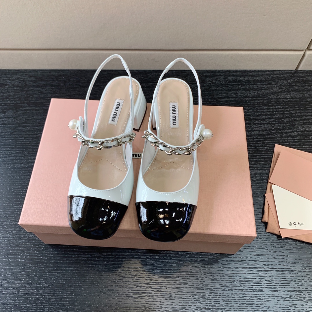 MIU MIU MARY JANE SLINGBACK PUMPS WHITE AND BLACK 5I446D
