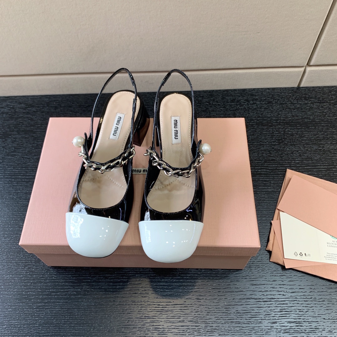 MIU MIU MARY JANE SLINGBACK PUMPS WHITE AND BLACK 5I446D