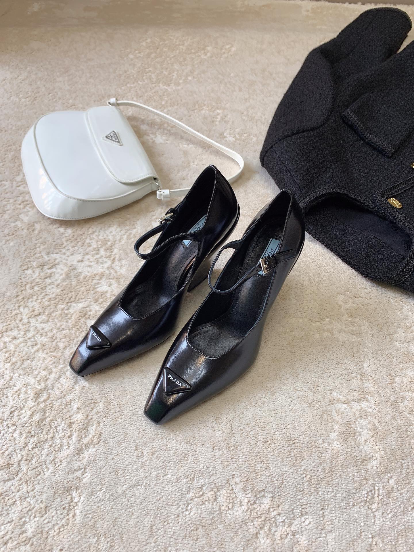 Pra*a brushed pumps leather black 1i982m