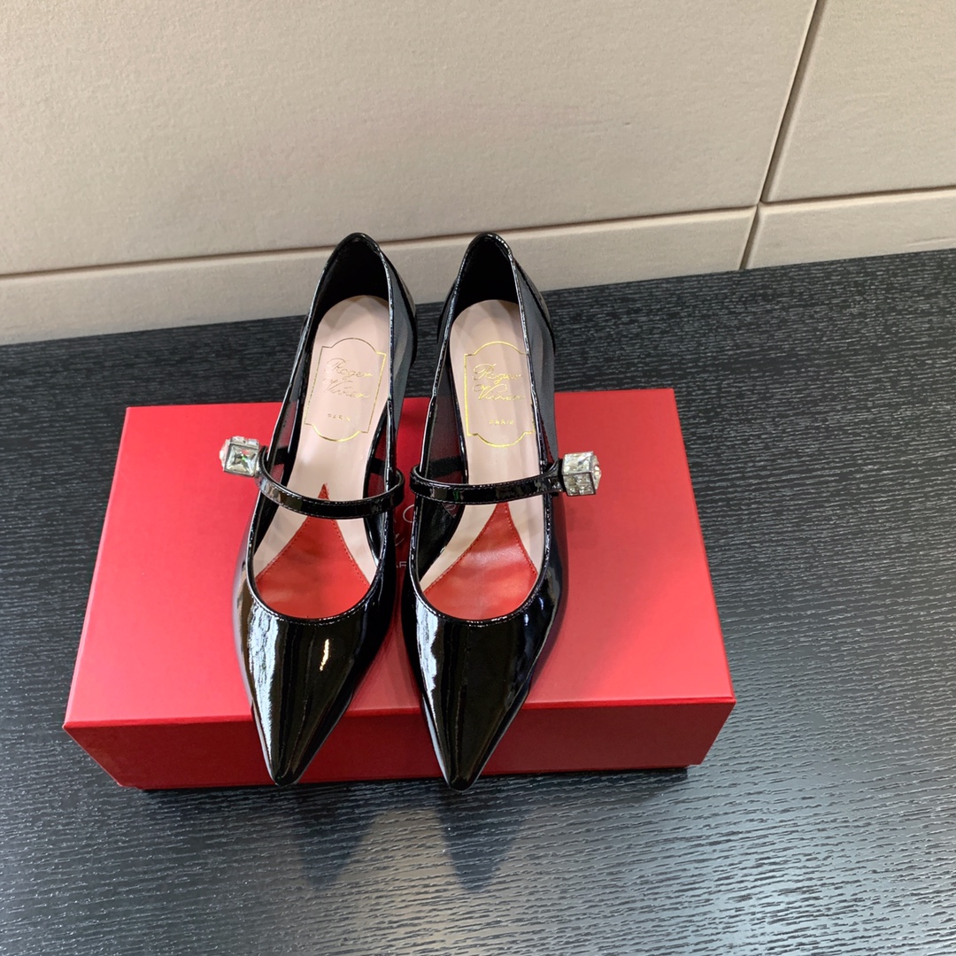 ROGER VIVIER VIRGULE BABIES PUMPS BLACK RVW63834
