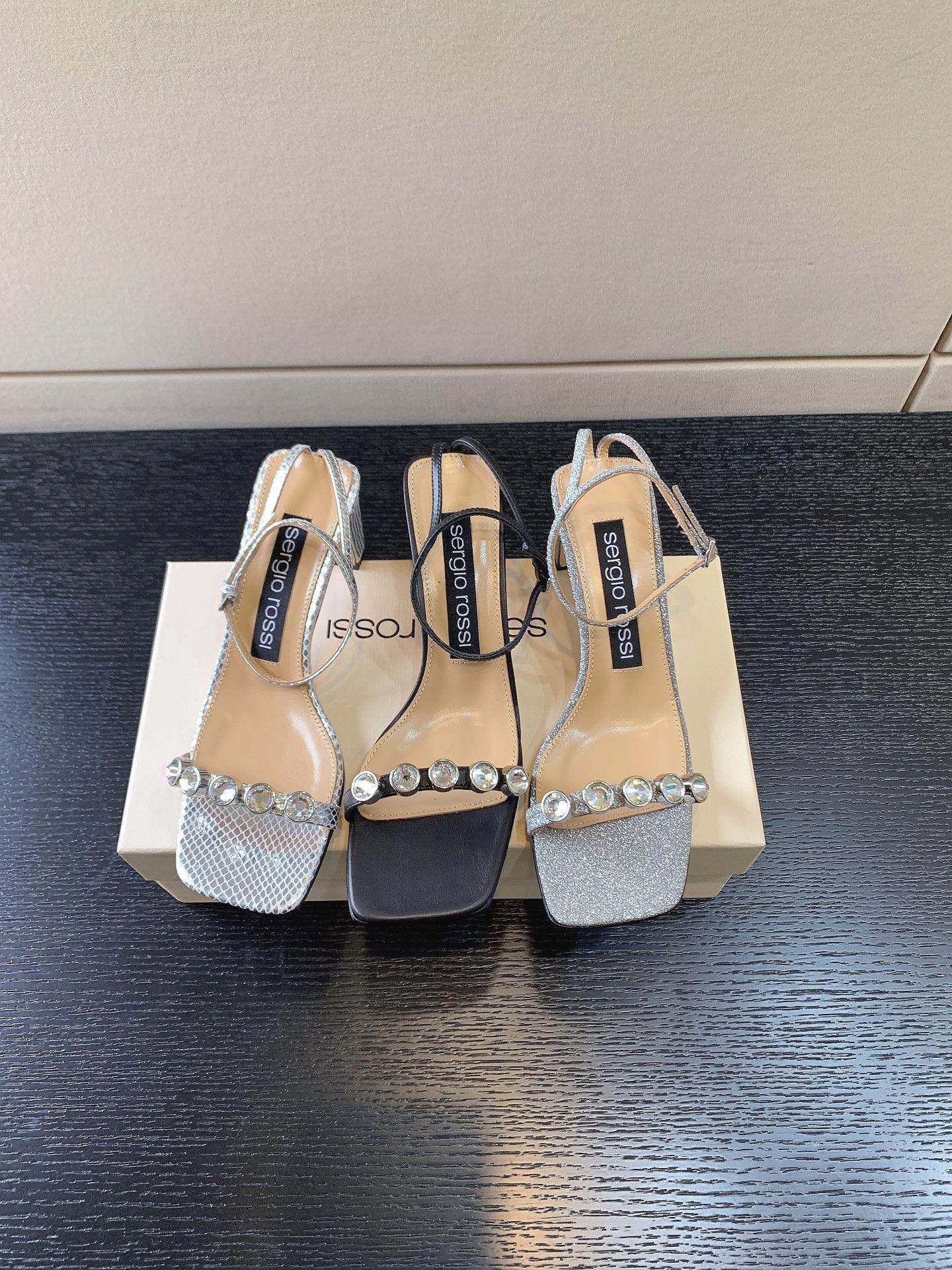 SERGIO ROSSI SANDAL LEATHER SILVER AND BLACK A81090