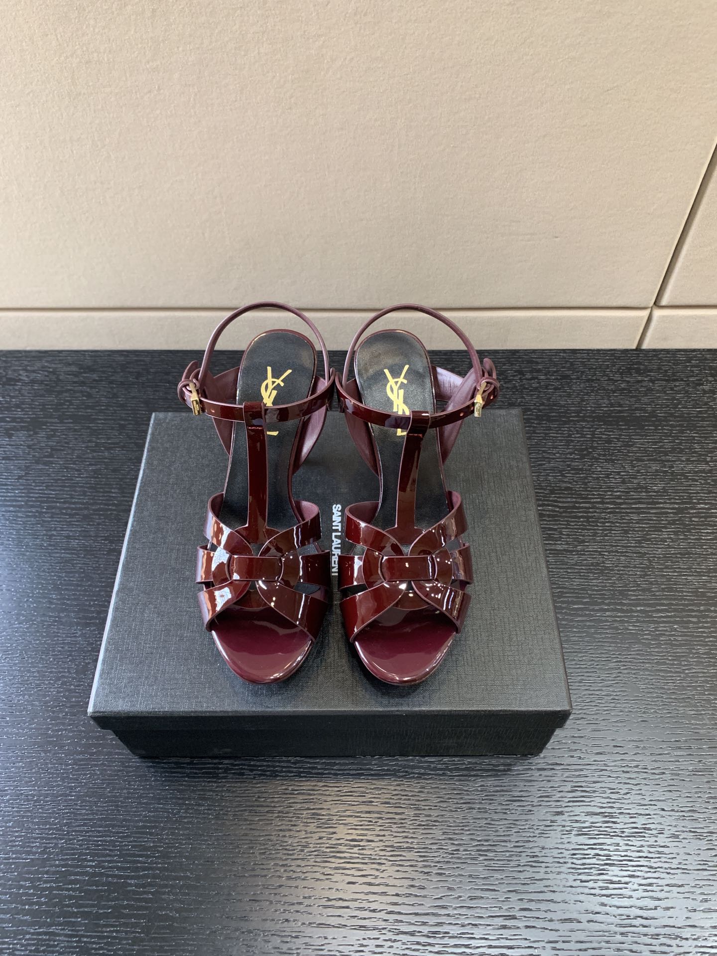YVES SAINT LAURENT TRUBUTE PLATFORM SANDAL BURGUNDY 315487AA