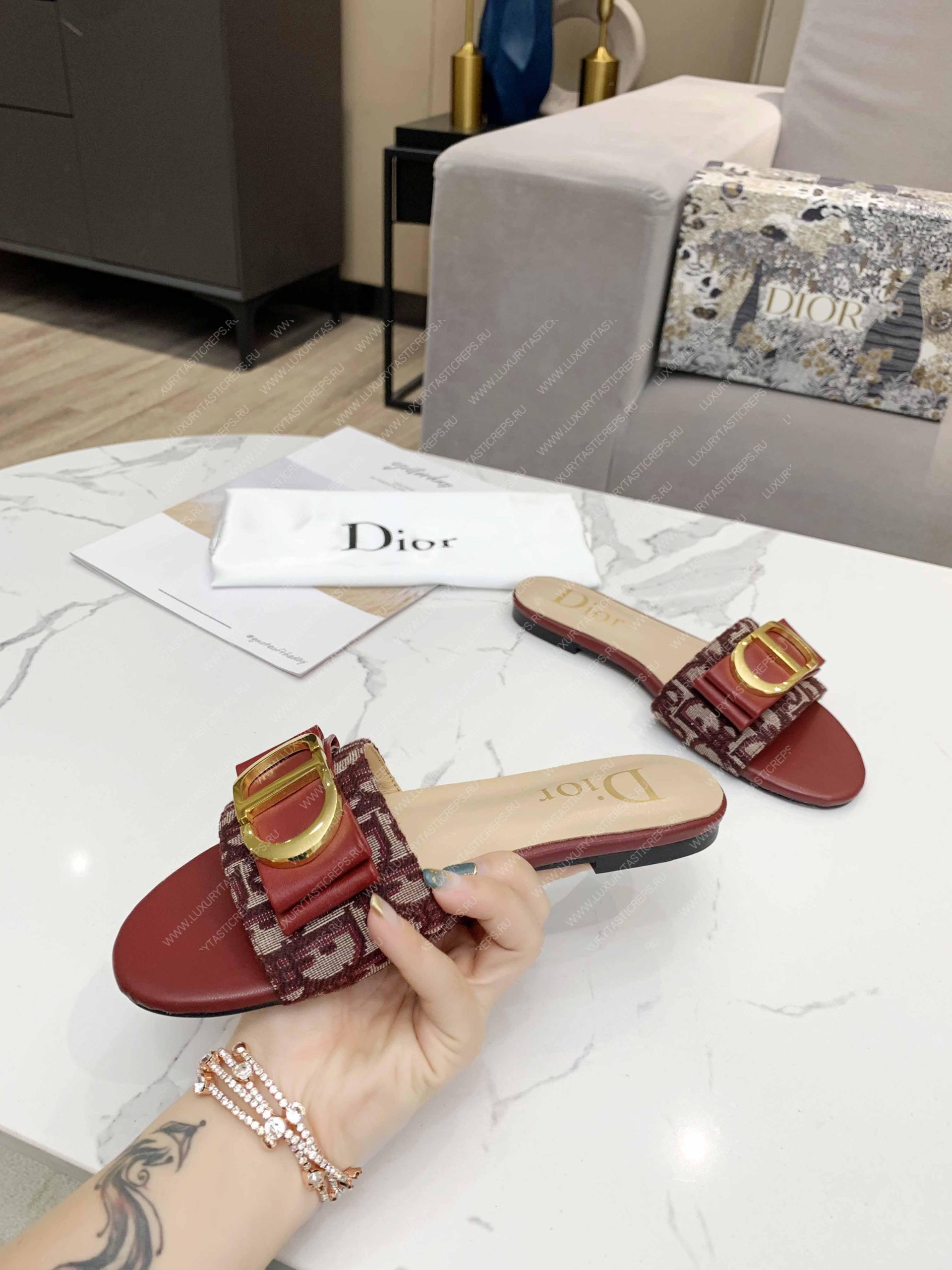 D*or slide maroon kcq266vea