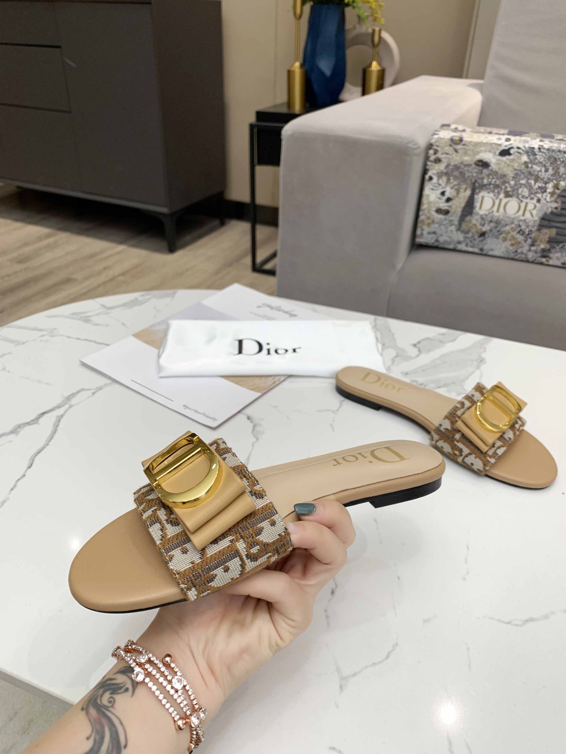 D*or slide brown & beige kcq266vea