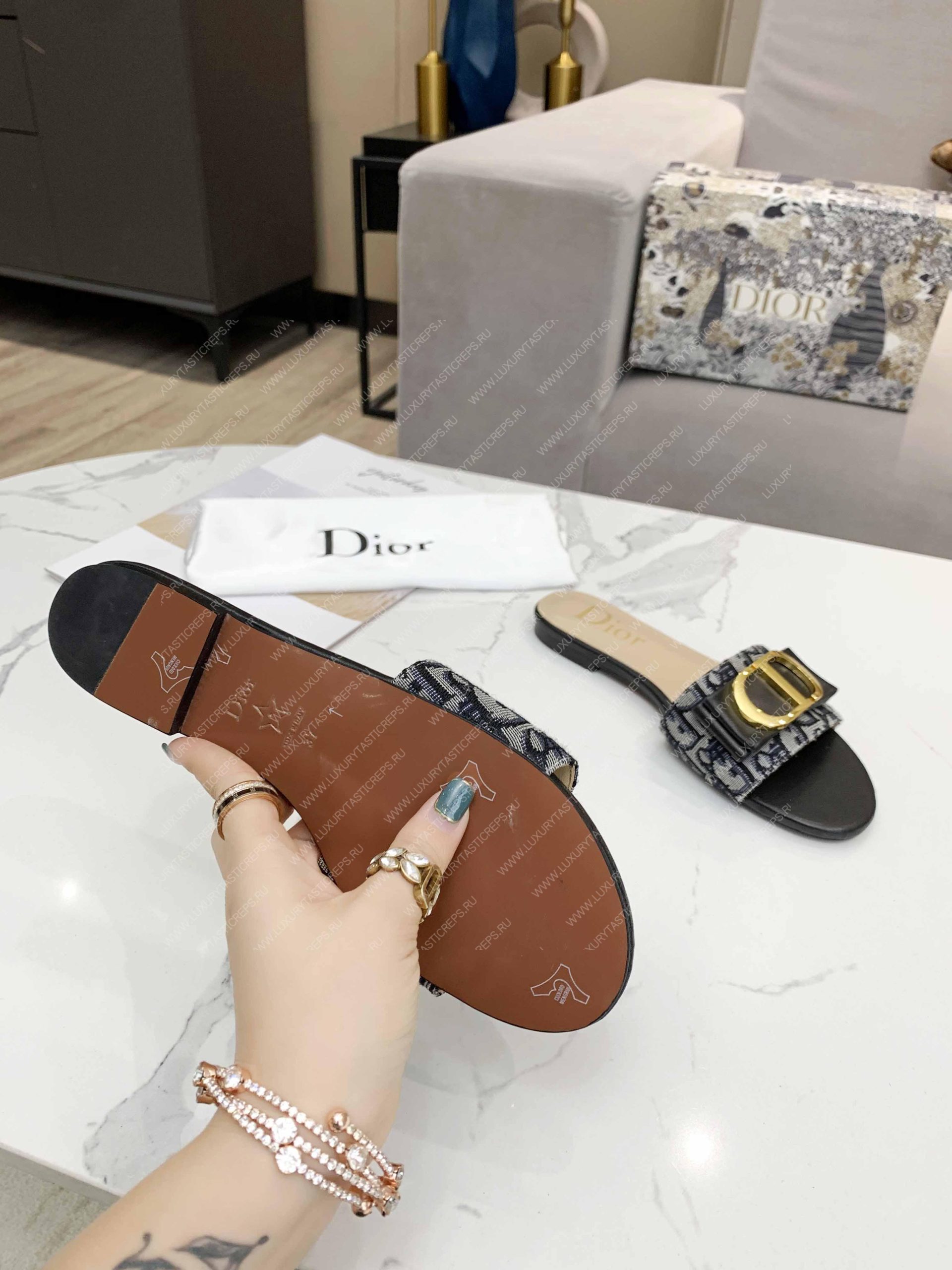 D*or slide grey kcq266vea