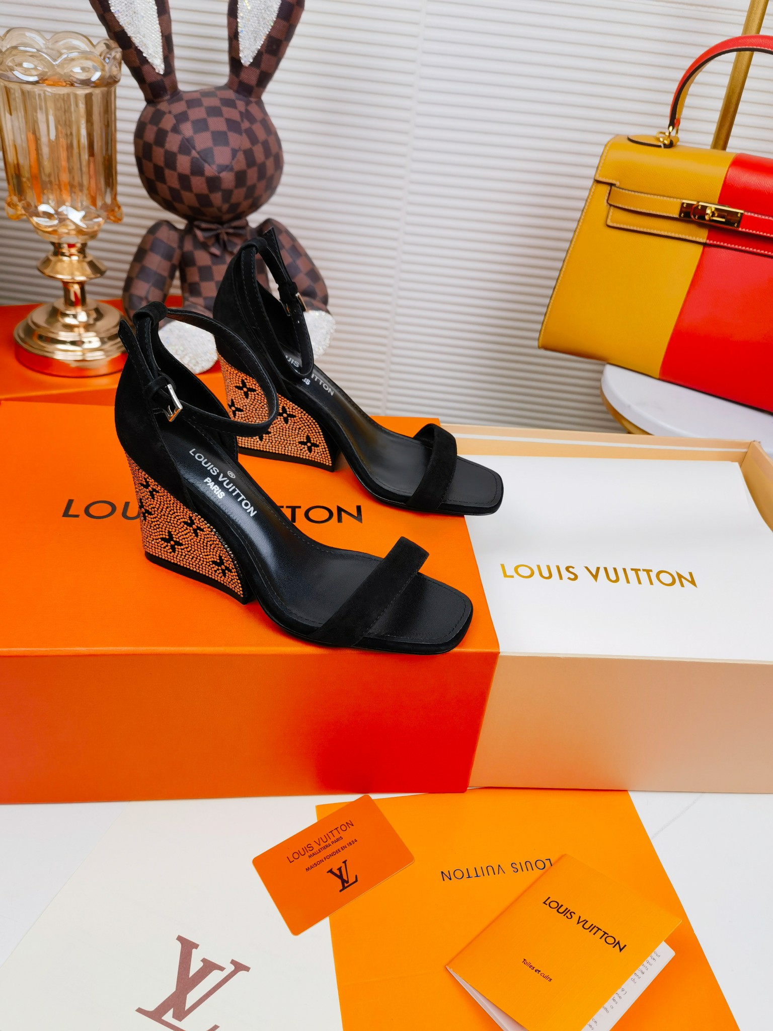 l**is V*t*n appeal wedge sandal black 1aacnr
