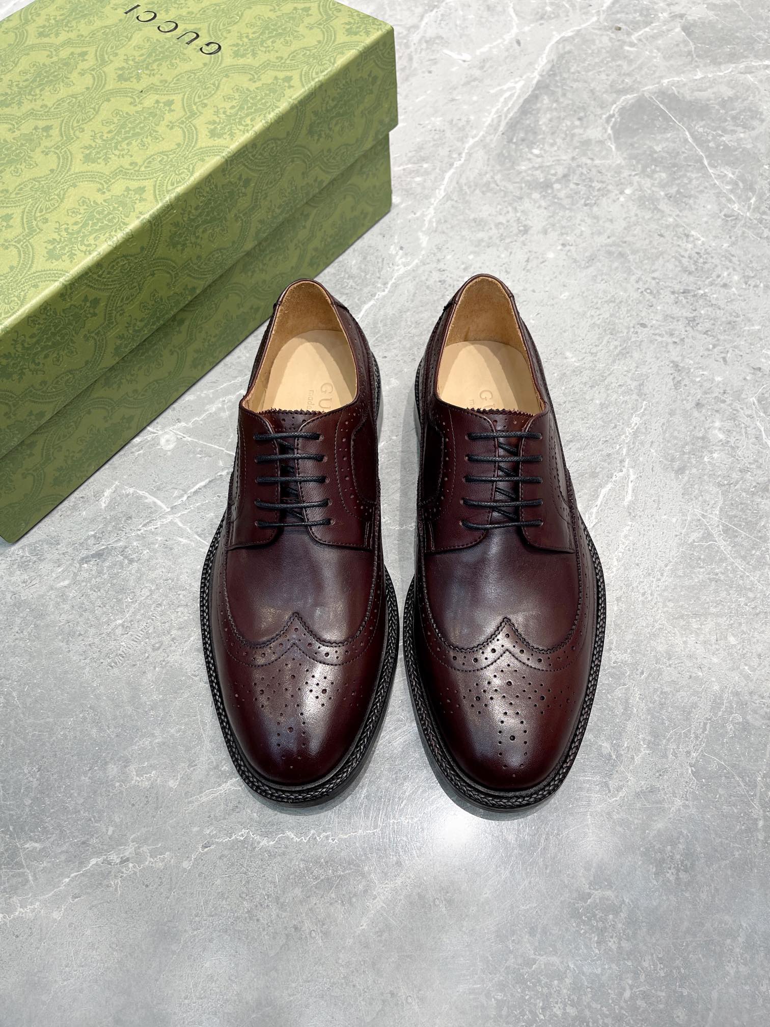 G*u*i men’s lace-up shoe burgundi 723694