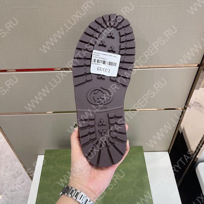 G*u*i slippers