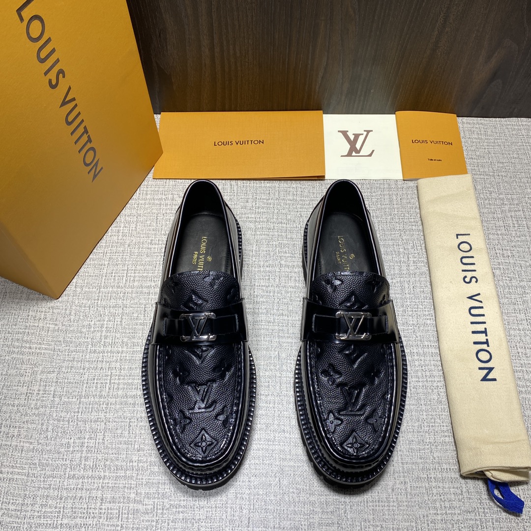 l**is V*t*n major loafer black 1abffv