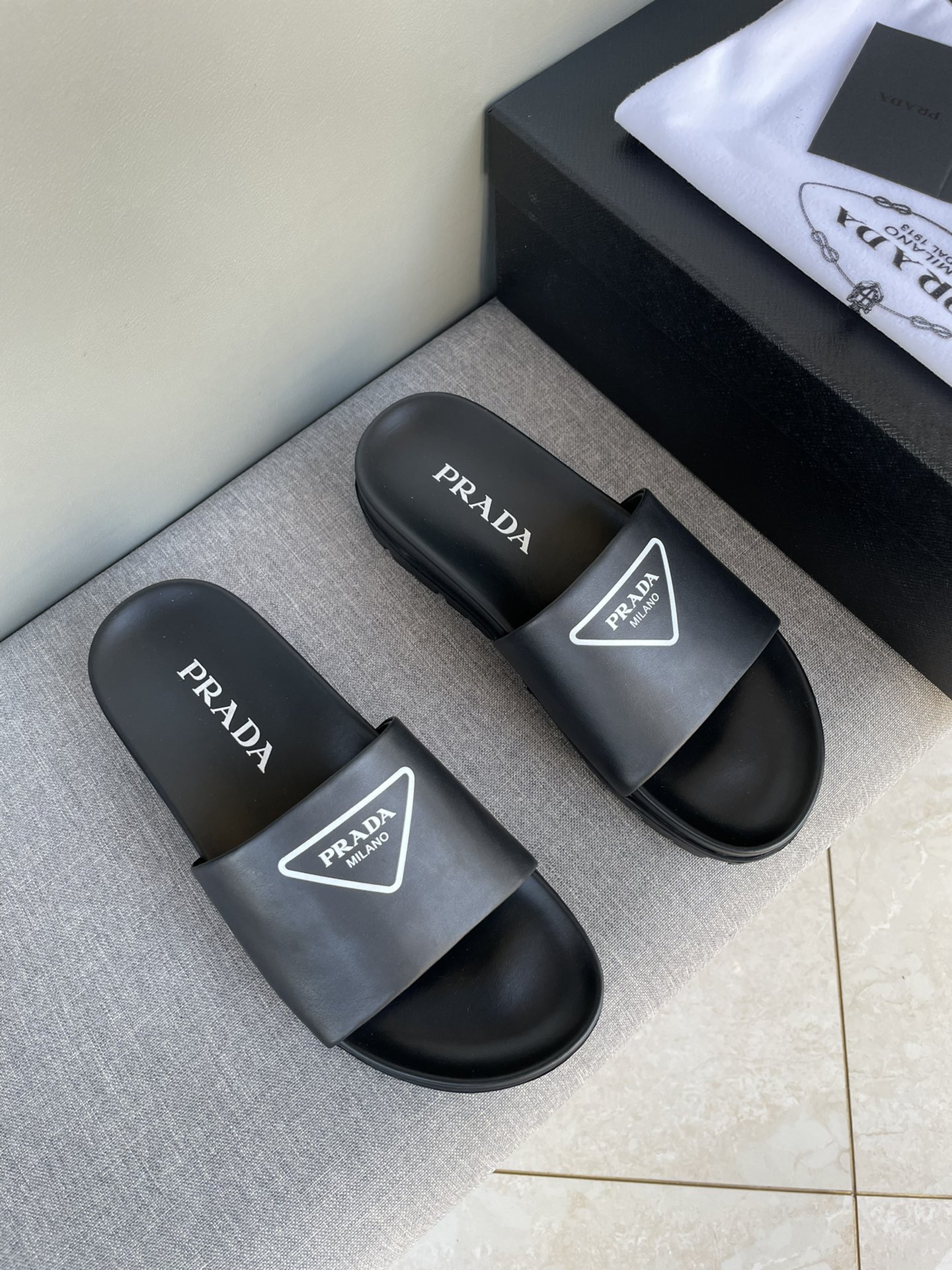 Pra*a rubber slides gray 2x3085_3lkv_f0002