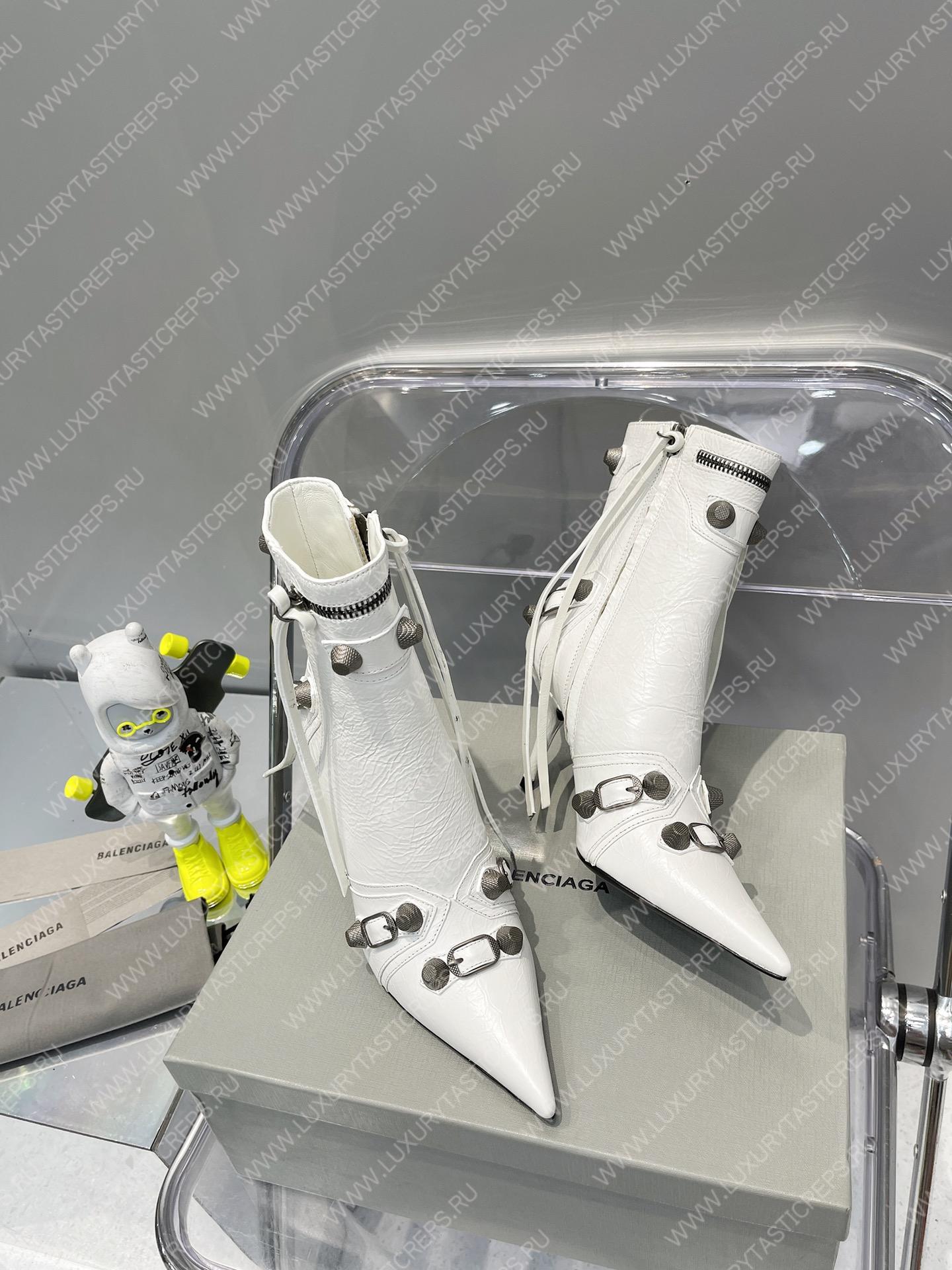 Ba*len*cia*ga women’s cagole 90mm bootie white 694379wa