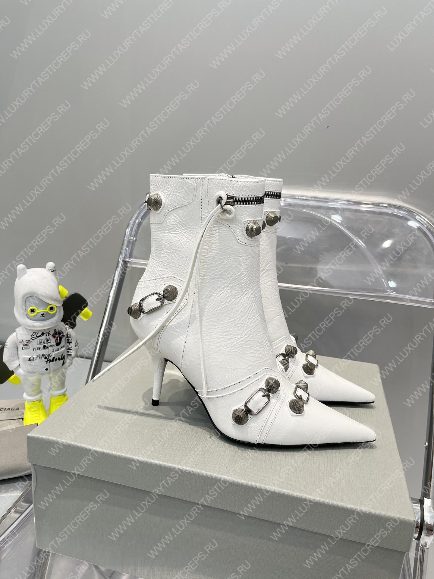 Ba*len*cia*ga women’s cagole 90mm bootie white 694379wa
