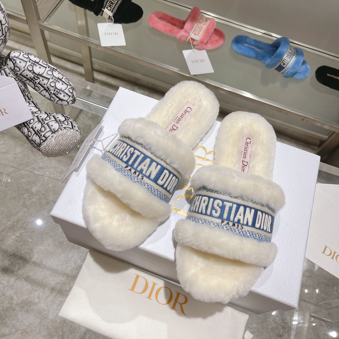 ch**an D*or dway slide white and blue kcq551esk