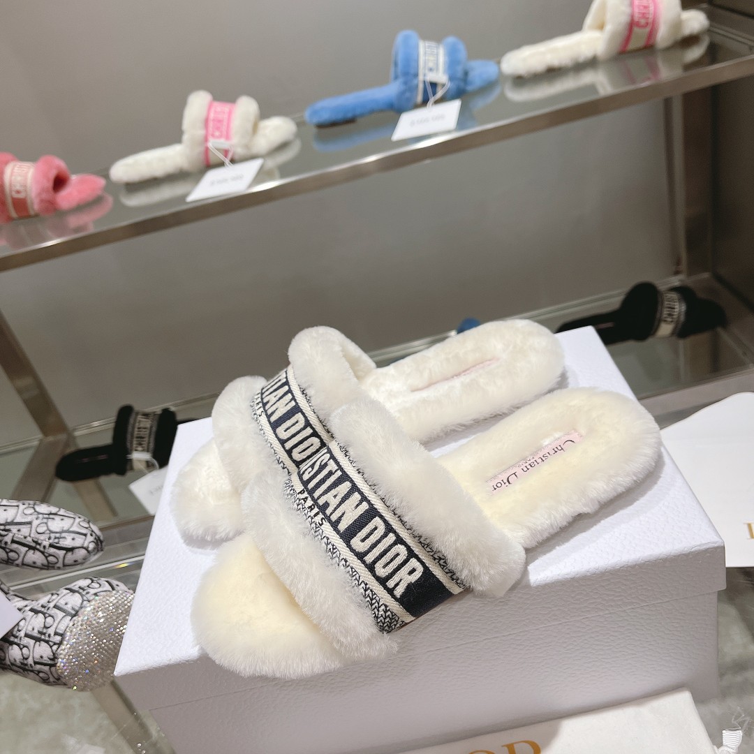 ch**an D*or dway slide white and black kcq551esk
