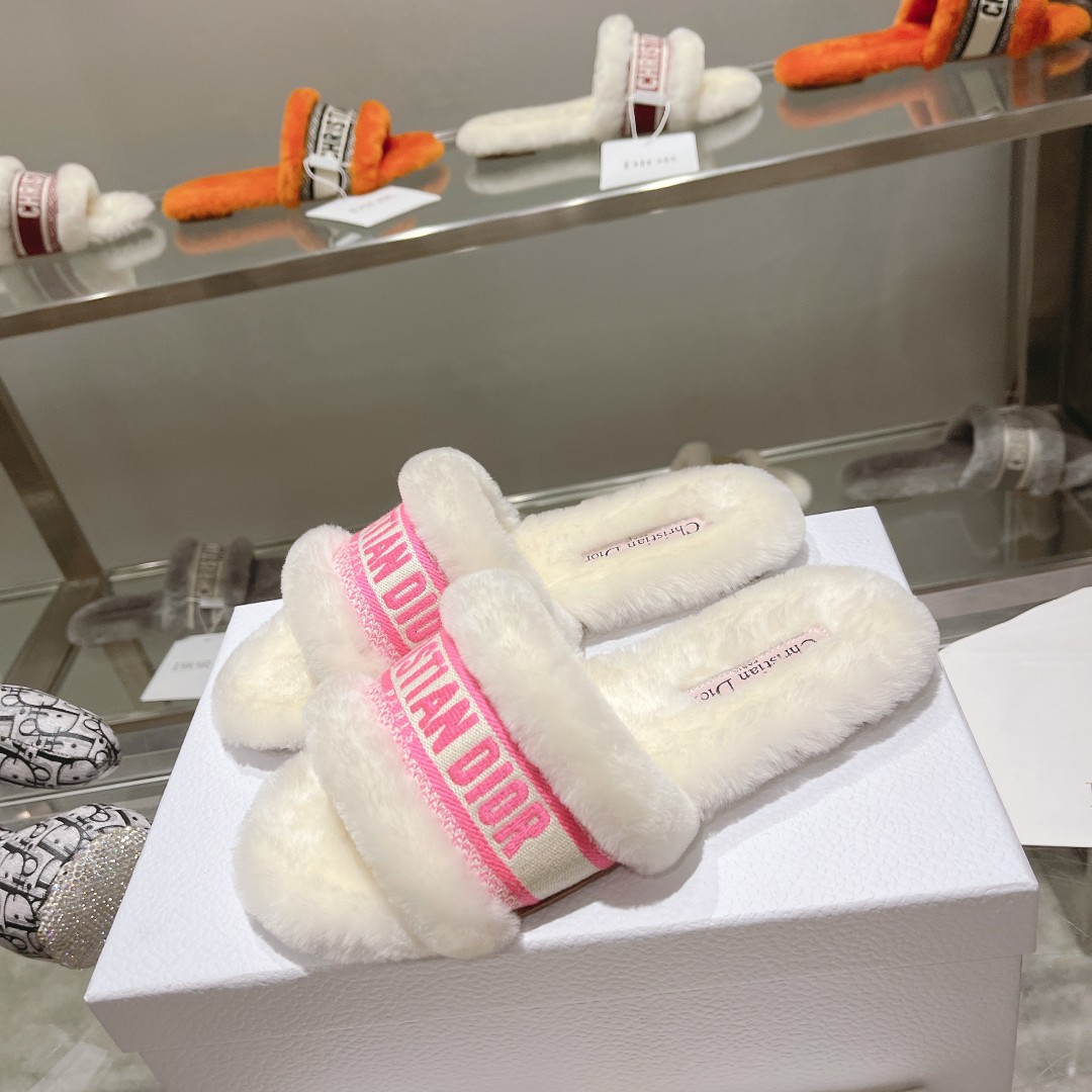 ch**an D*or dway slide white and bright pink kcq551esk