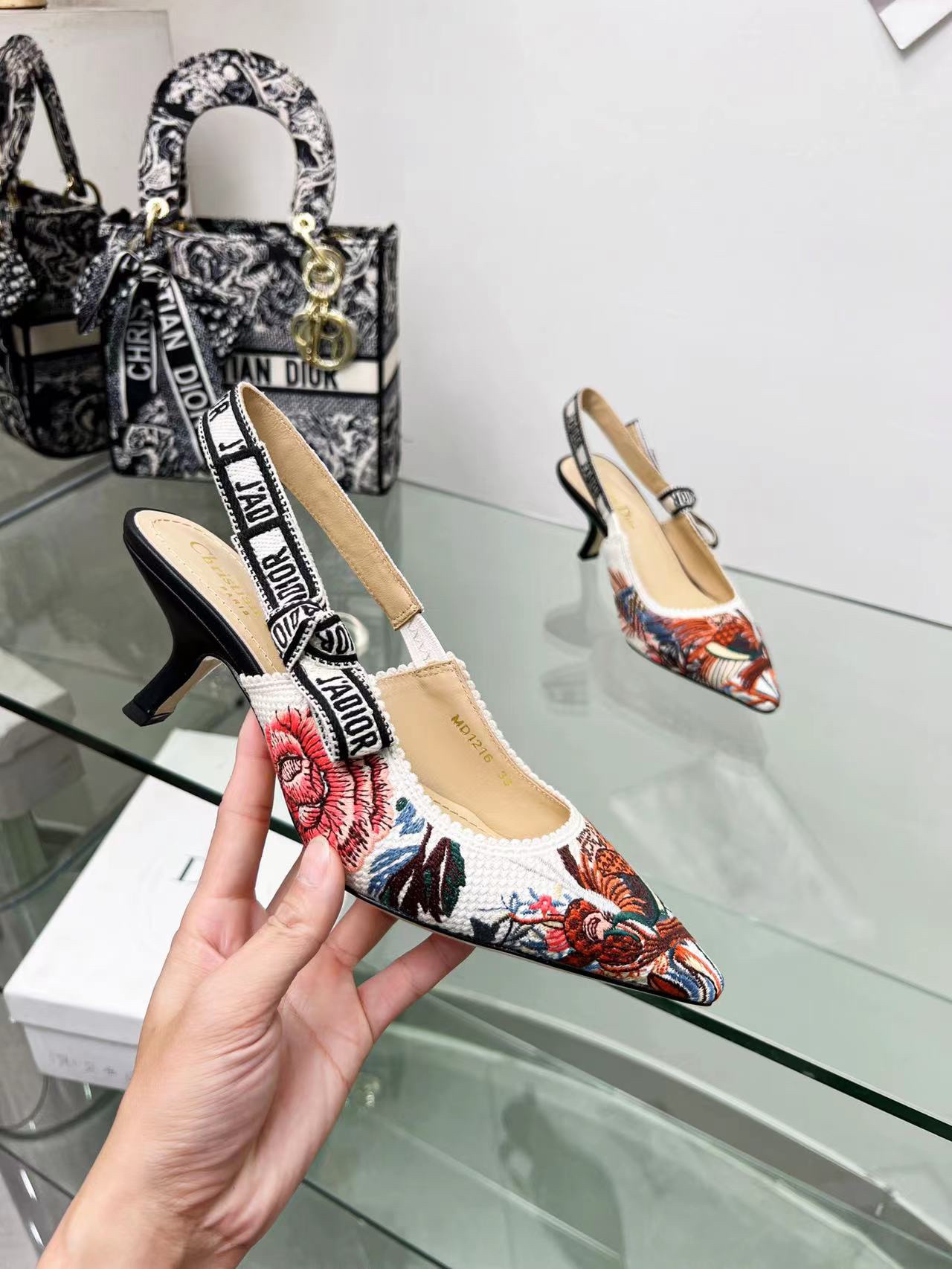 D*or j’aD*or slingback pump multicolor kdp761jhr