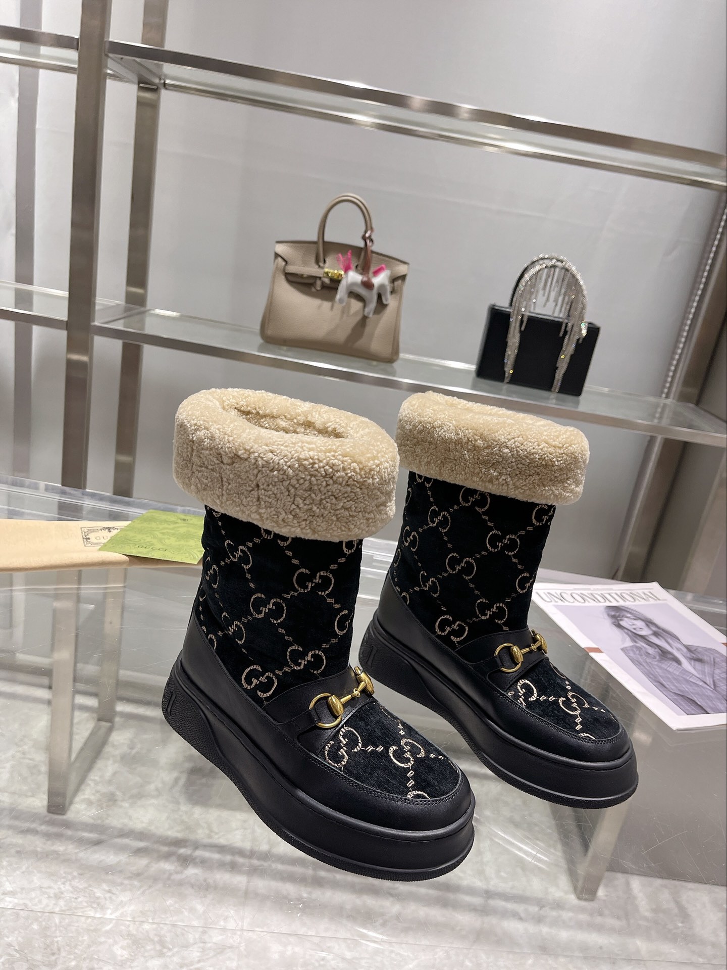G*u*i fria wool ankle boot black 550036
