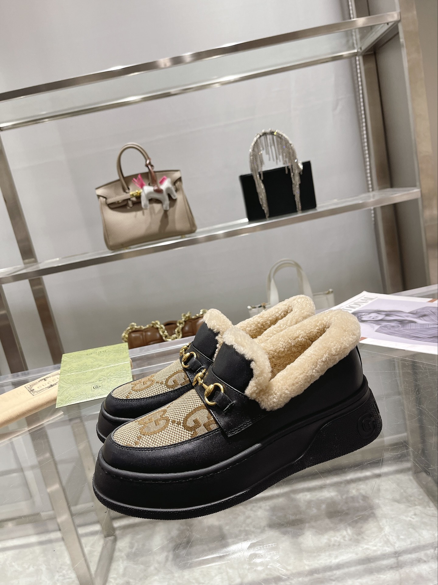 G*u*i horsebit ankle boot black 550036
