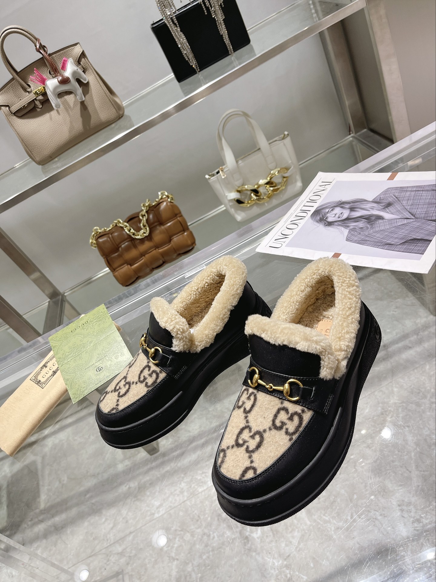 G*u*i horsebit ankle boot black 550036