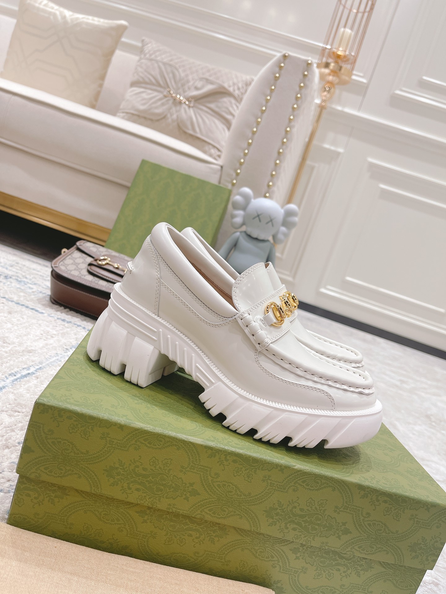 G*u*i loafer with horsebit white ‎656869
