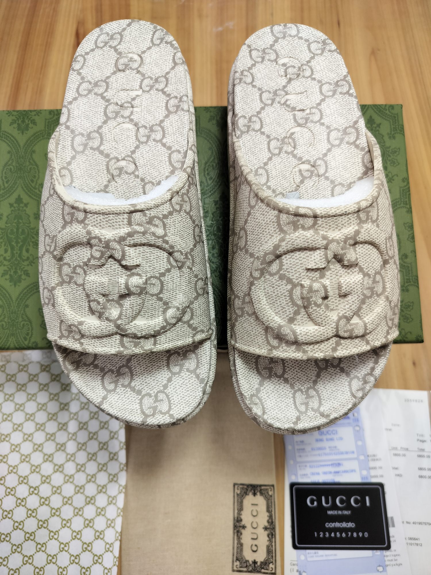 G*u*i interlocking g slide beige 725535