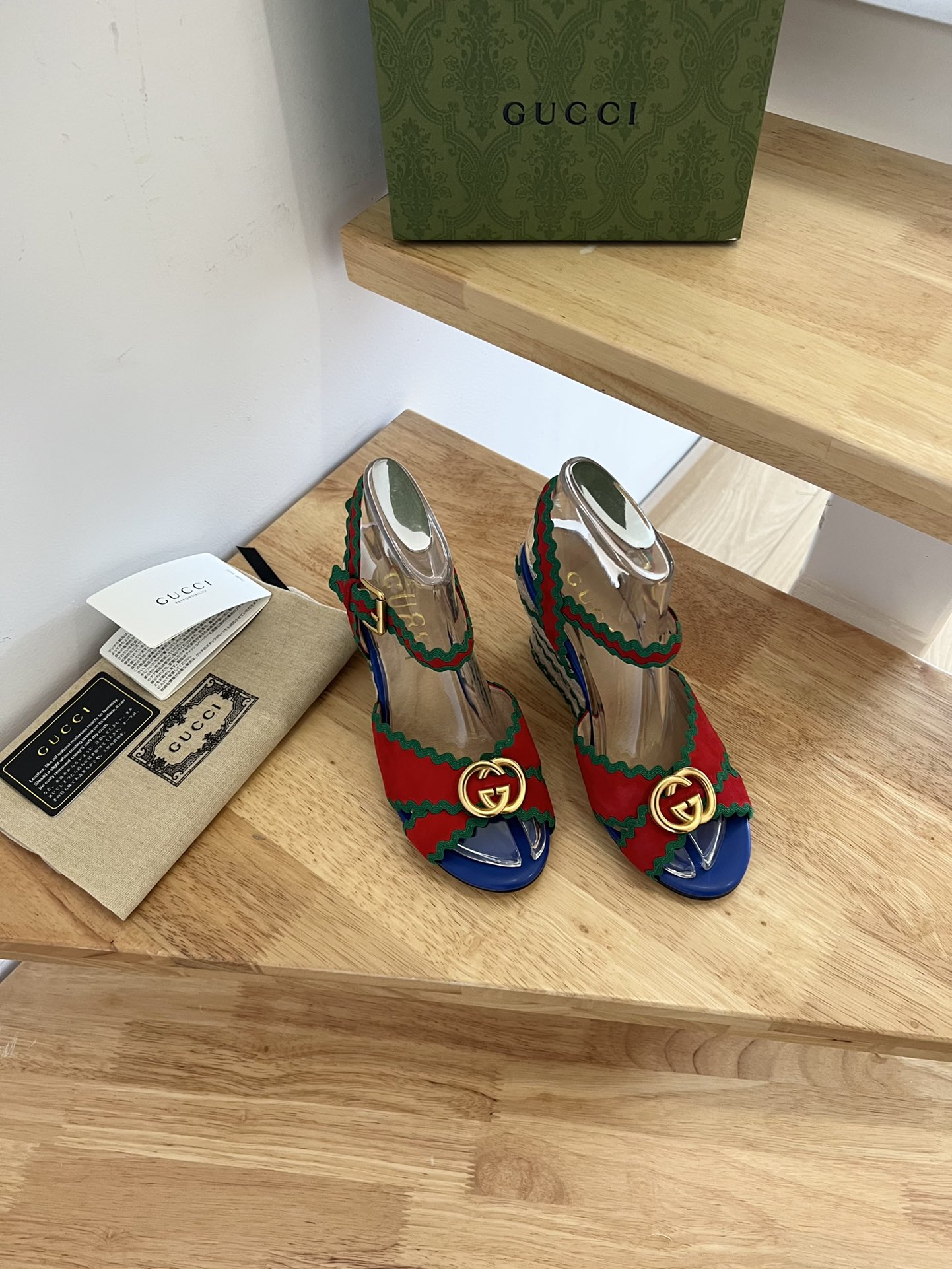 G*u*i gg buckle sandals multicolour 183408