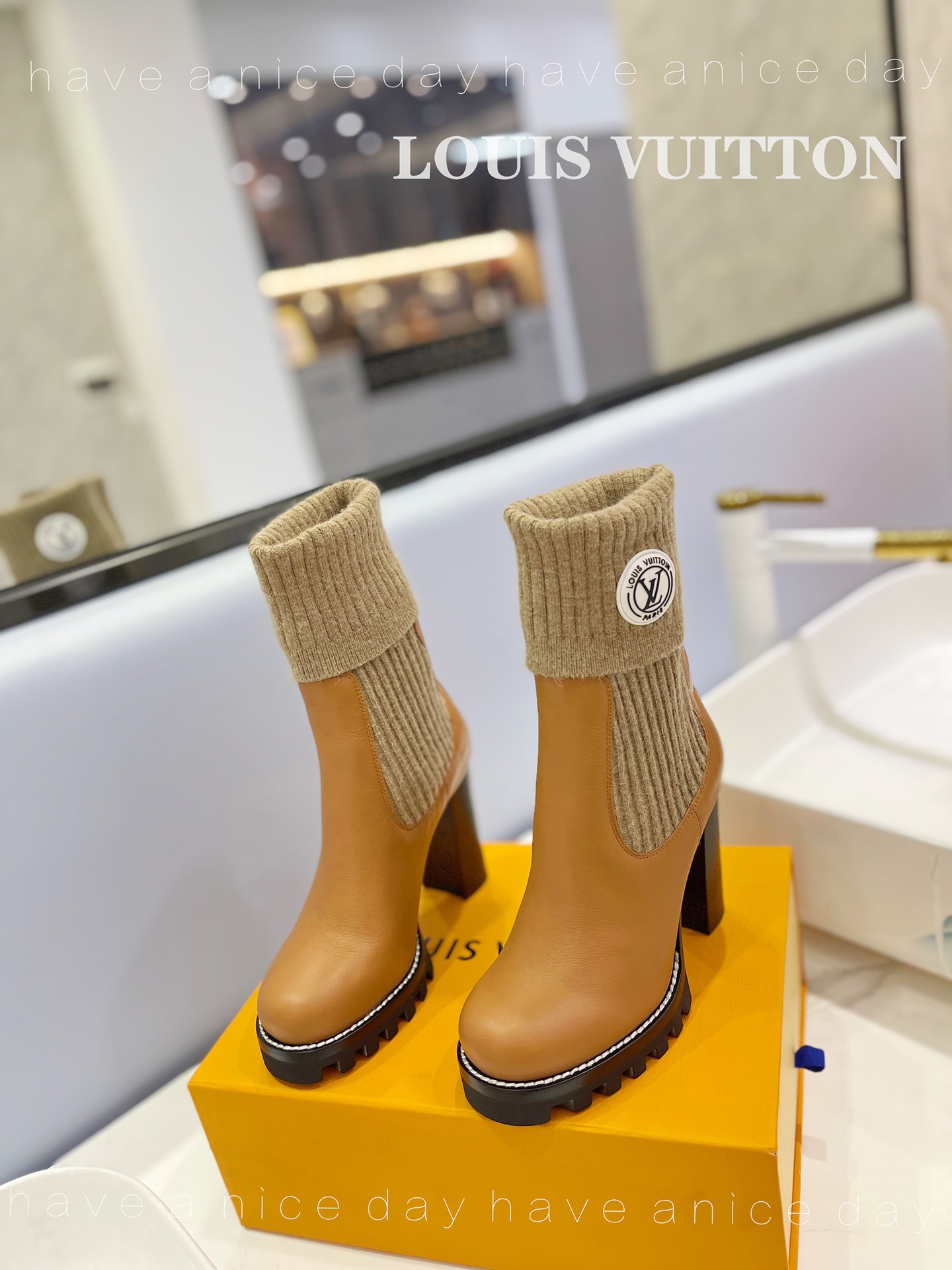 l**is V*t*n star trail ankle boot beige 1aac1s