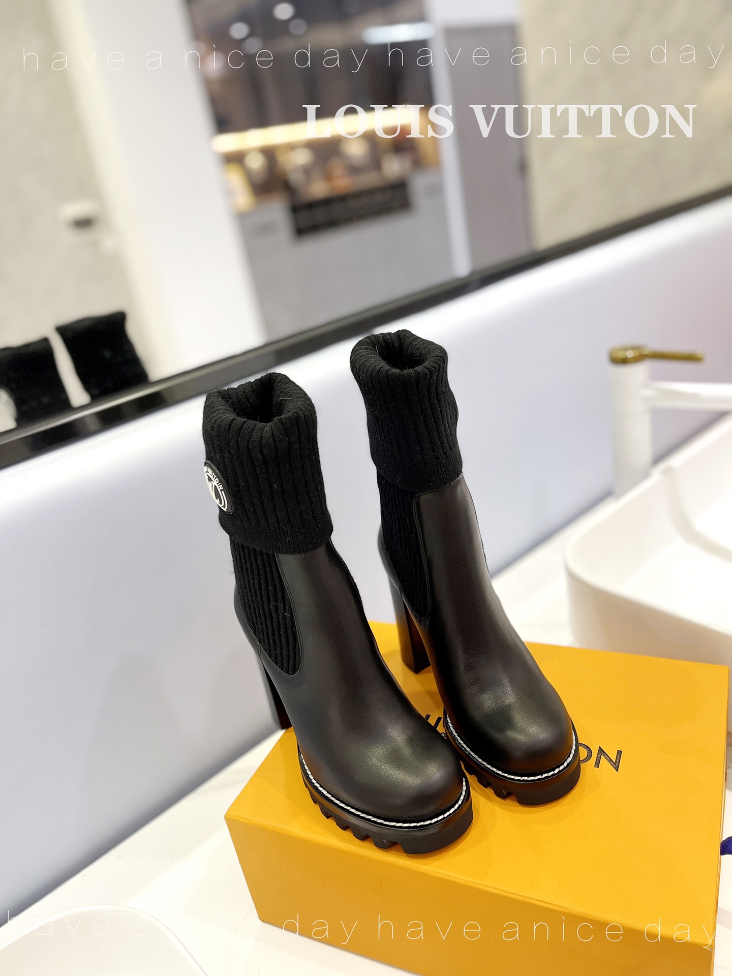 l**is V*t*n fame platform ankle boot black 1aabk2