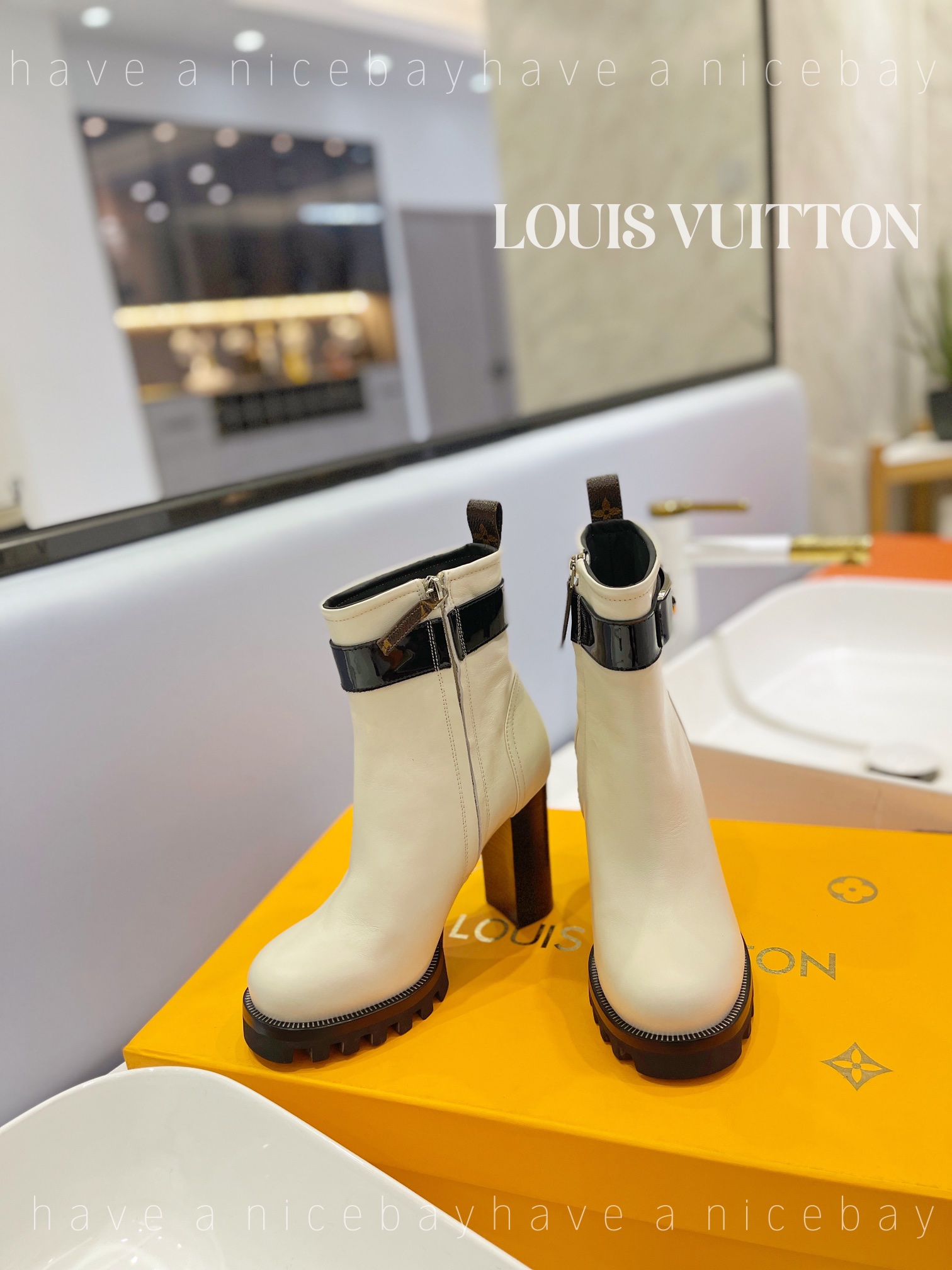 l**is V*t*n fame platform ankle boot white 1aabk2