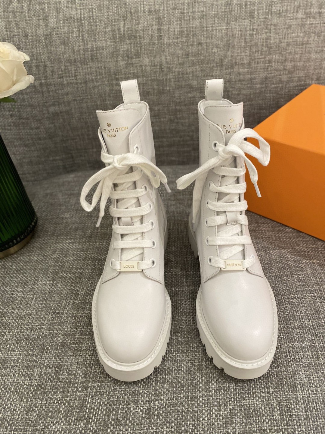 l**is V*t*n territory flat ranger white 1a94qk