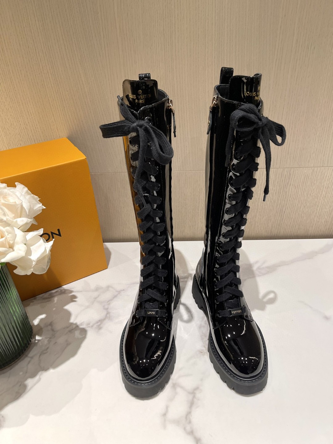 l**is V*t*n territory flat high ranger black 1aac6t