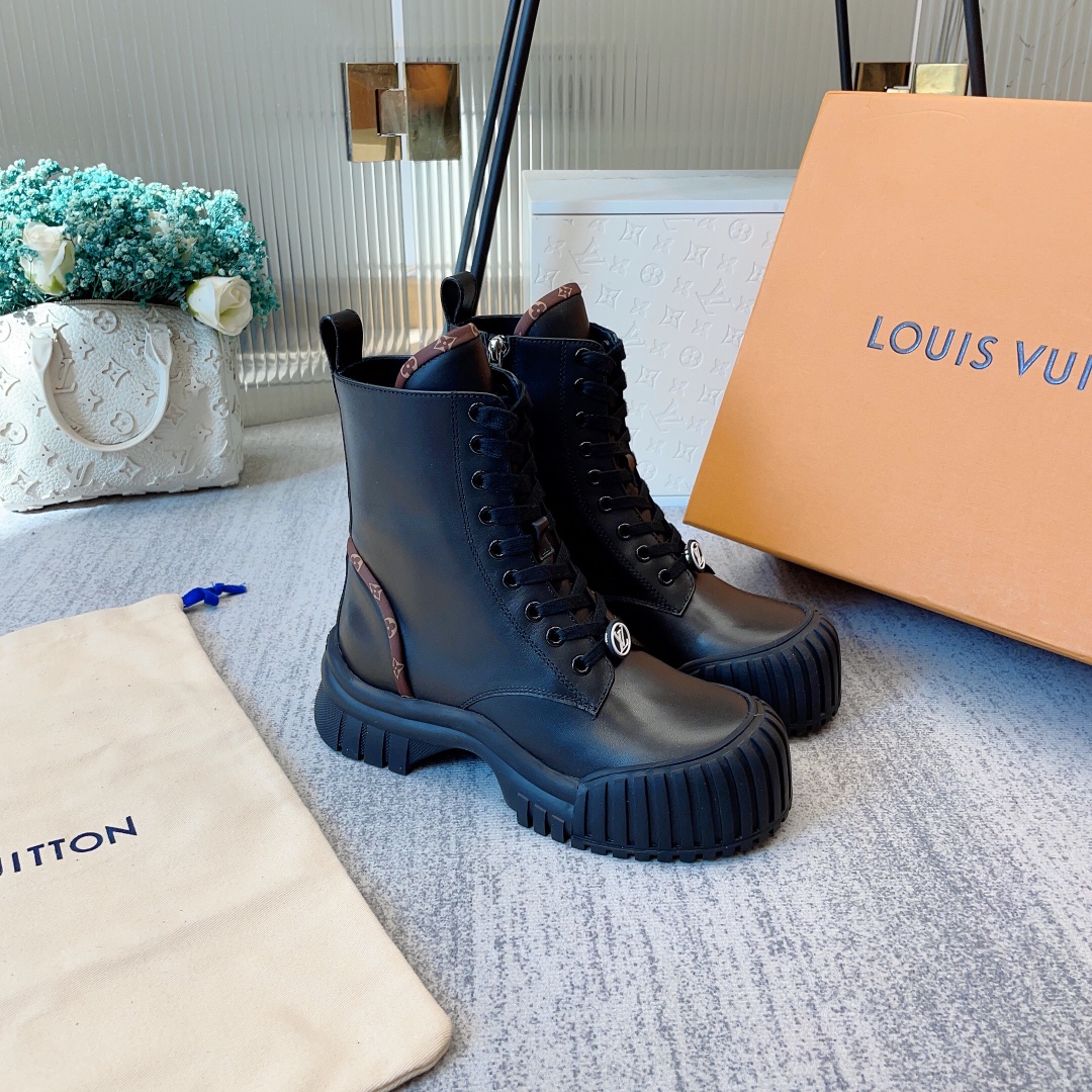 l**is V*t*n ruby flat ranger black 1ab12l
