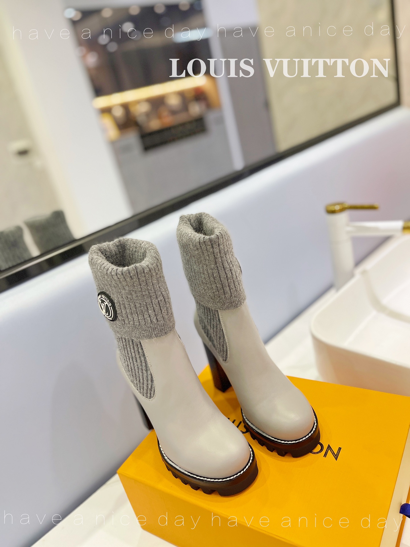 l**is V*t*n star trail ankle boot white and gray 1aac1s