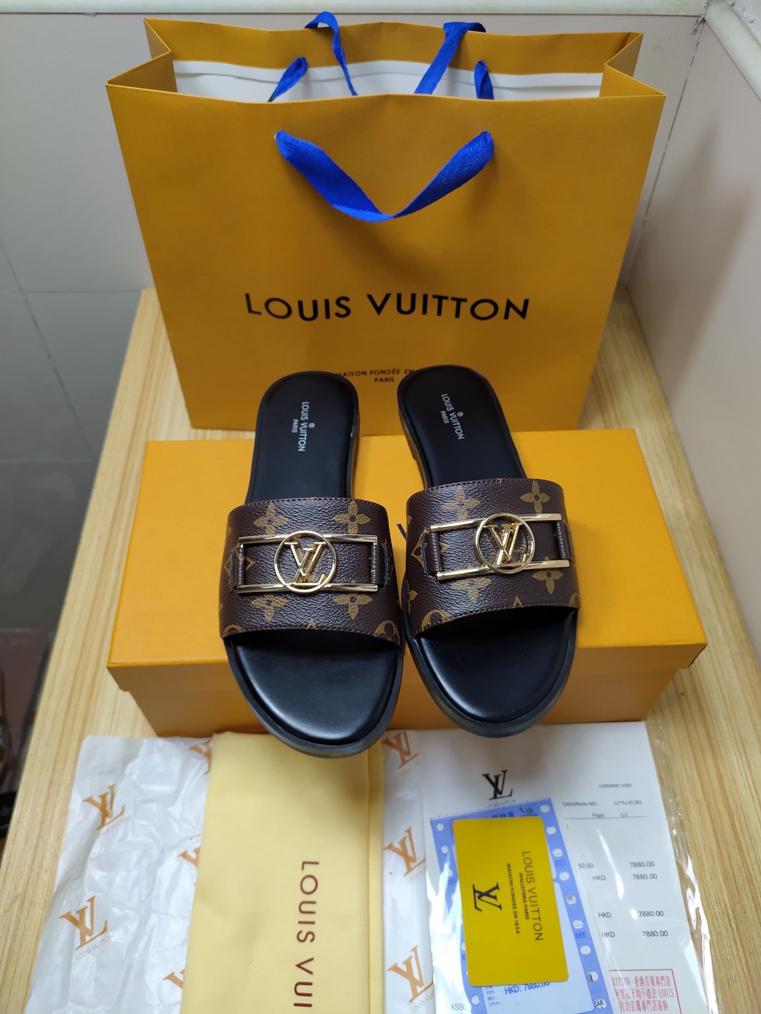 l**is V*t*n lock it flat mule cocoa brown 1a64mm