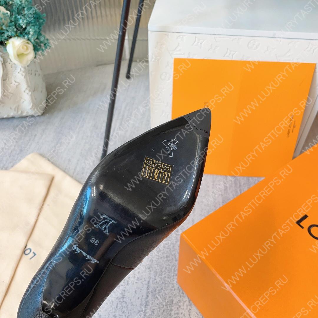 l**is V*t*n signature pumps black 1aacfh