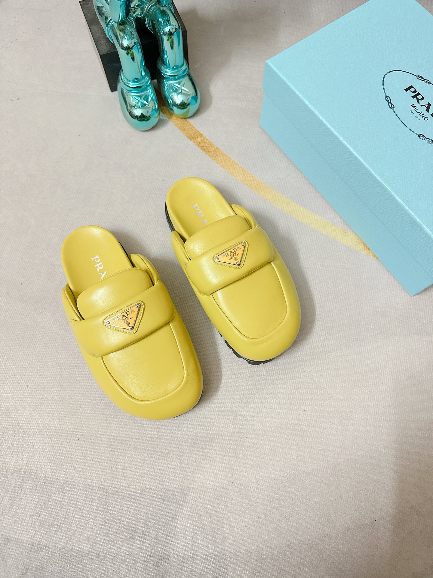 Pra*a soft padded sabots mango 1d109n