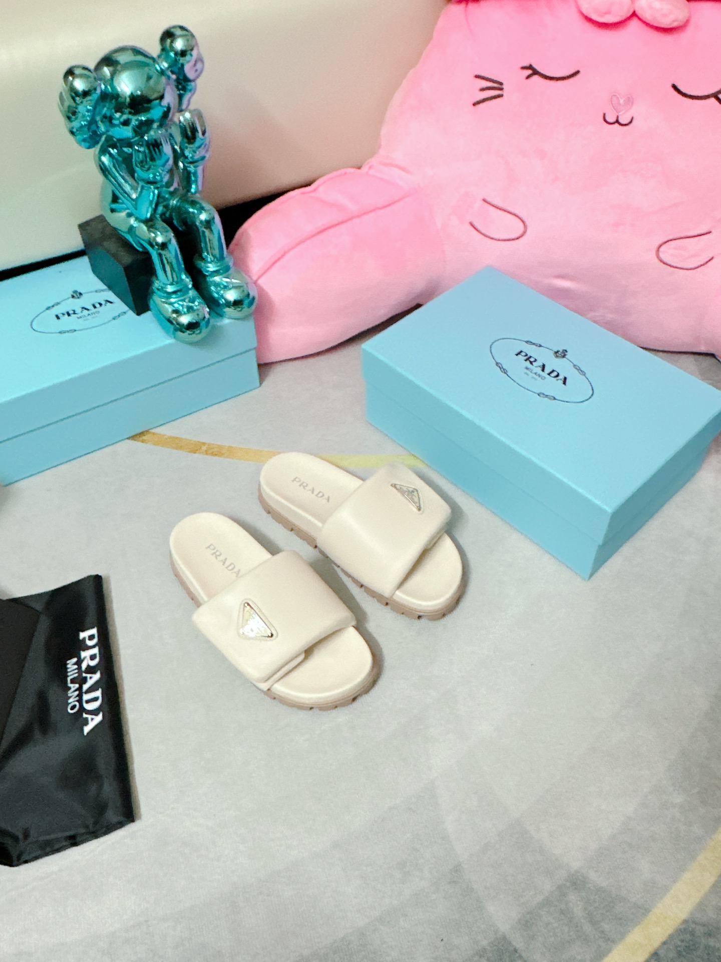 Pra*a soft padded slides off white 1xx648