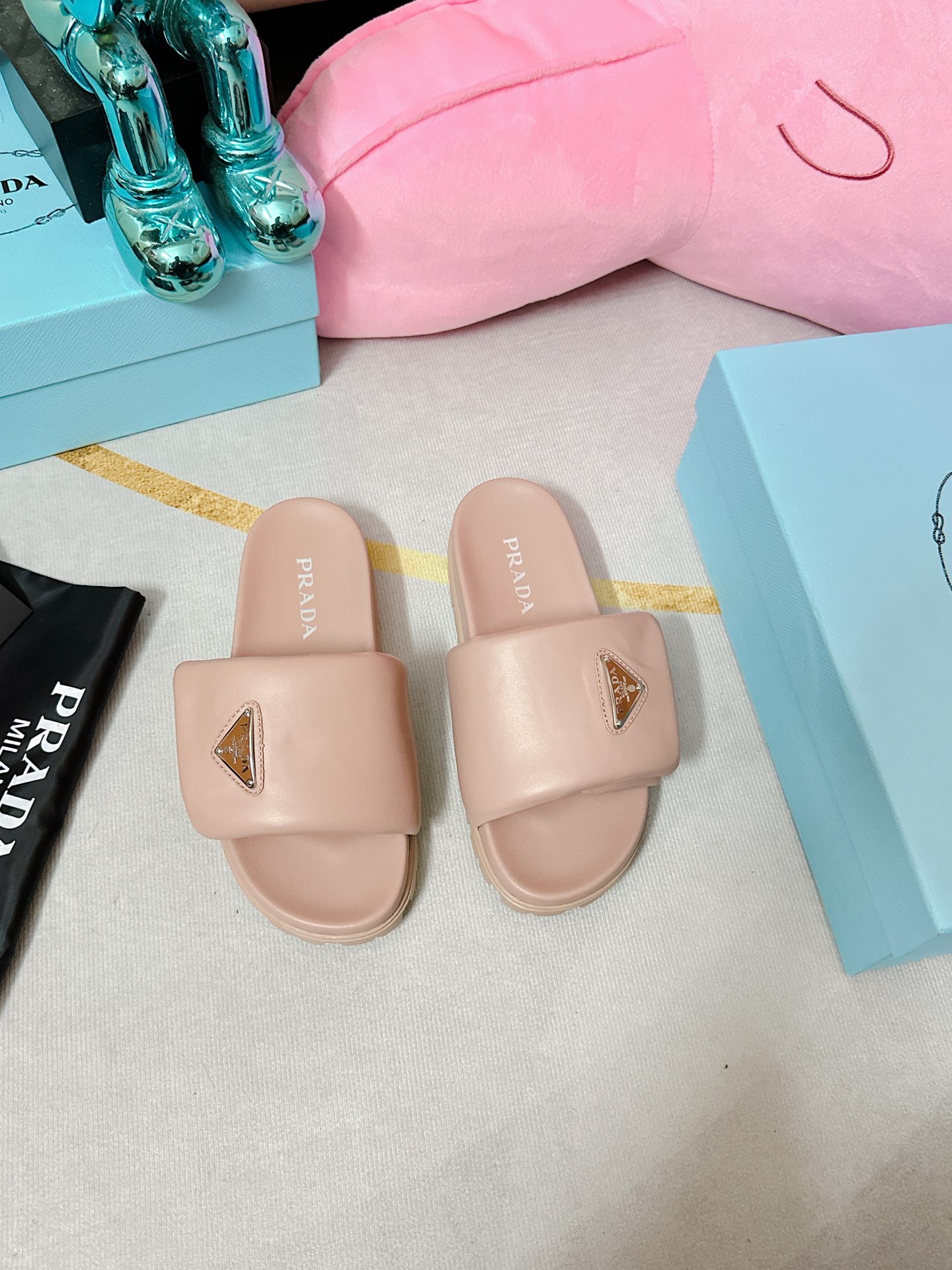 Pra*a soft padded slides light pink 1xx648