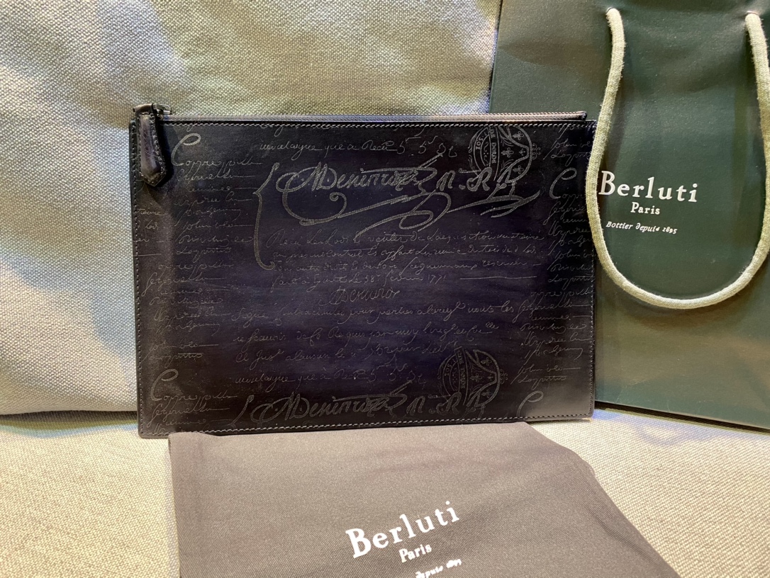 BERLUTI SCRITTO LEATHER POUCH BLACK JOUR-V3