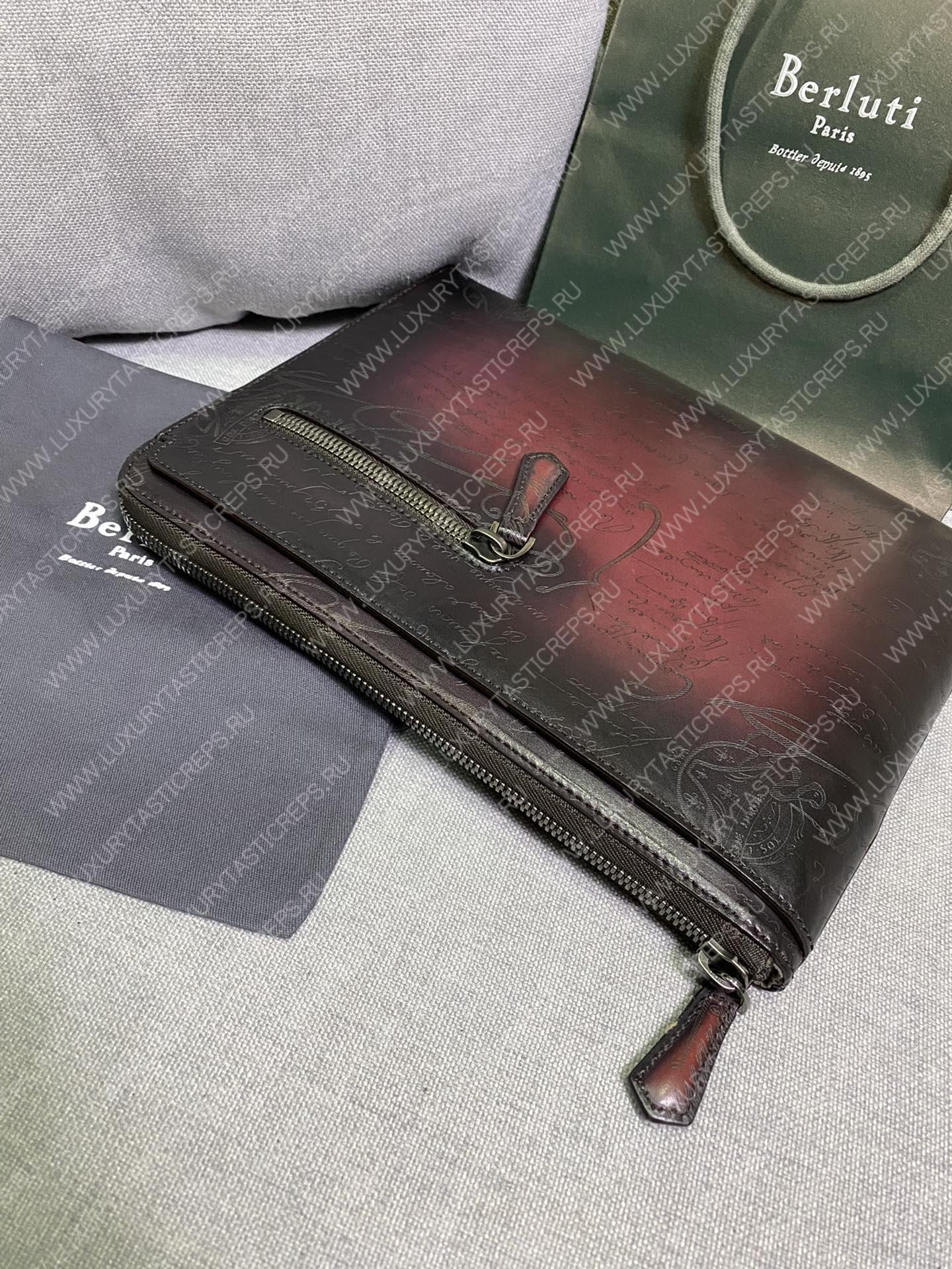 BERLUTI NINO TGM SCRITTO LEATHER CLUTCH BURGUNDY JOUR-V3