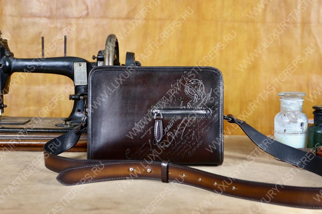 BERLUTI JOURNALIER SCRITTO MESSENGER BROWN C0859-R1